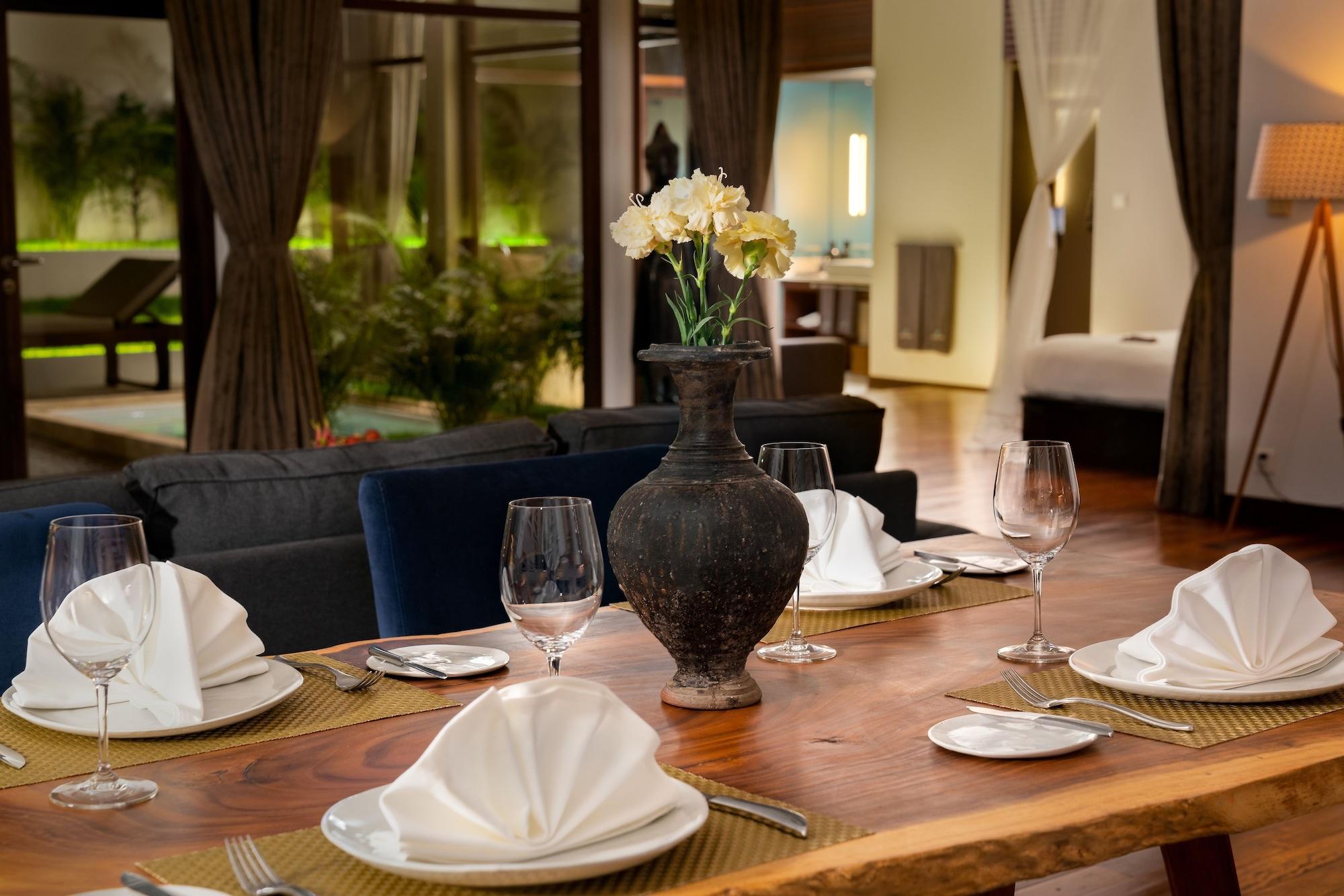 Heritage Suites Hotel Siem Reap Exterior photo