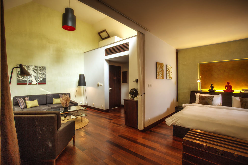 Heritage Suites Hotel Siem Reap Exterior photo