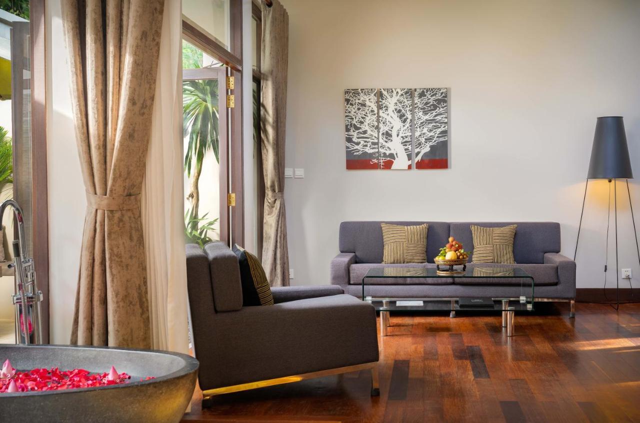 Heritage Suites Hotel Siem Reap Exterior photo